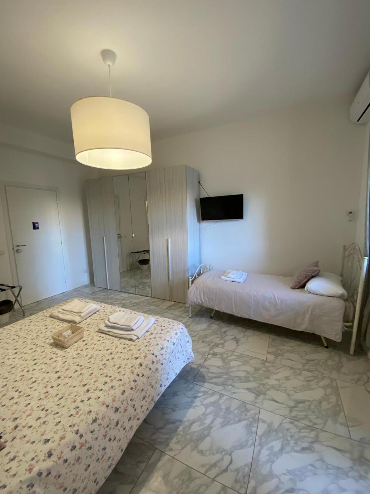 Ennio Rooms Bari Luaran gambar