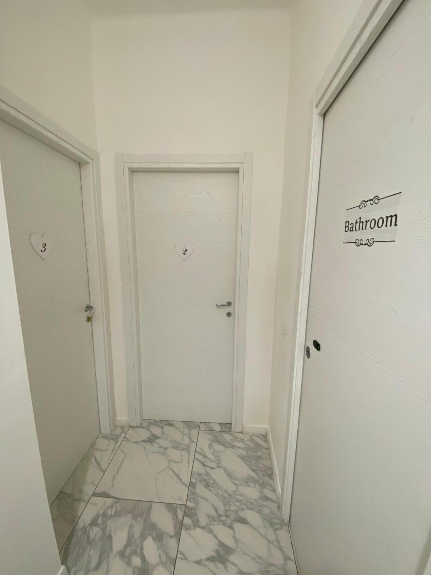 Ennio Rooms Bari Luaran gambar