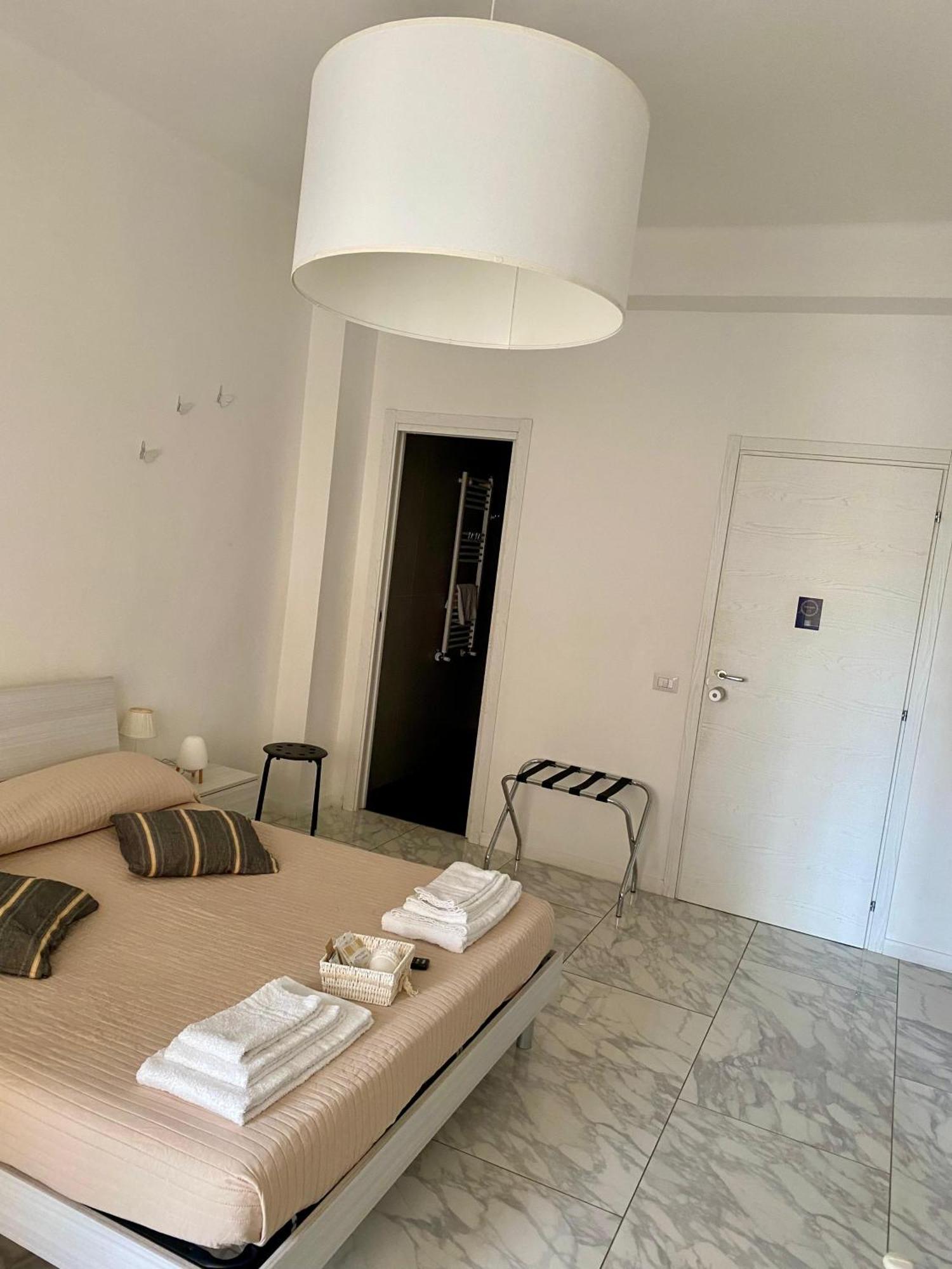 Ennio Rooms Bari Luaran gambar